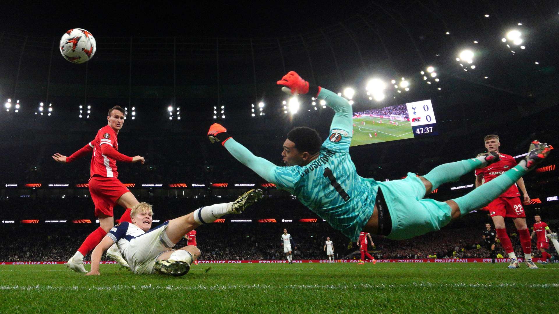 全球足球队徽设计一览